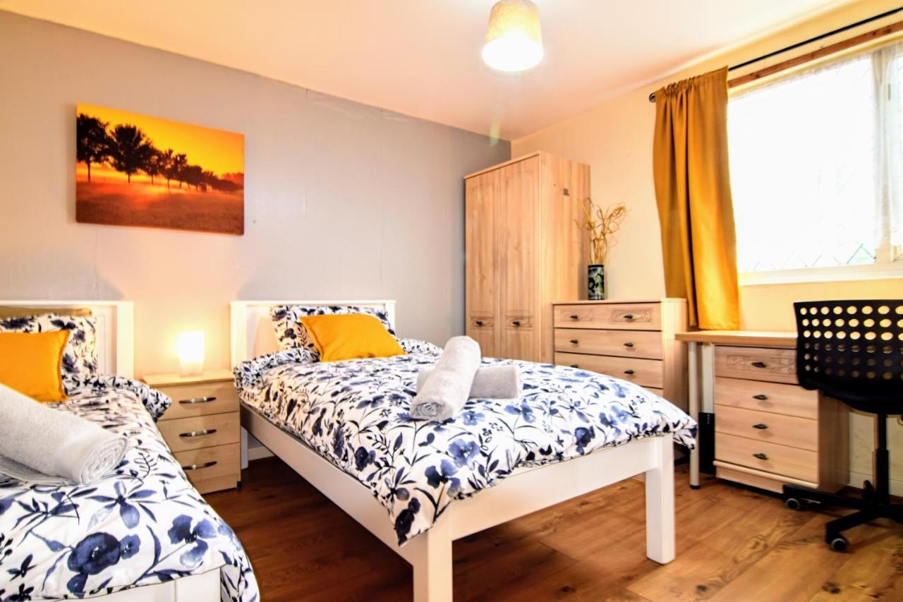 The Chinatown Home - Private Garden, Netflix, Bbq & Bar برمنغهام المظهر الخارجي الصورة