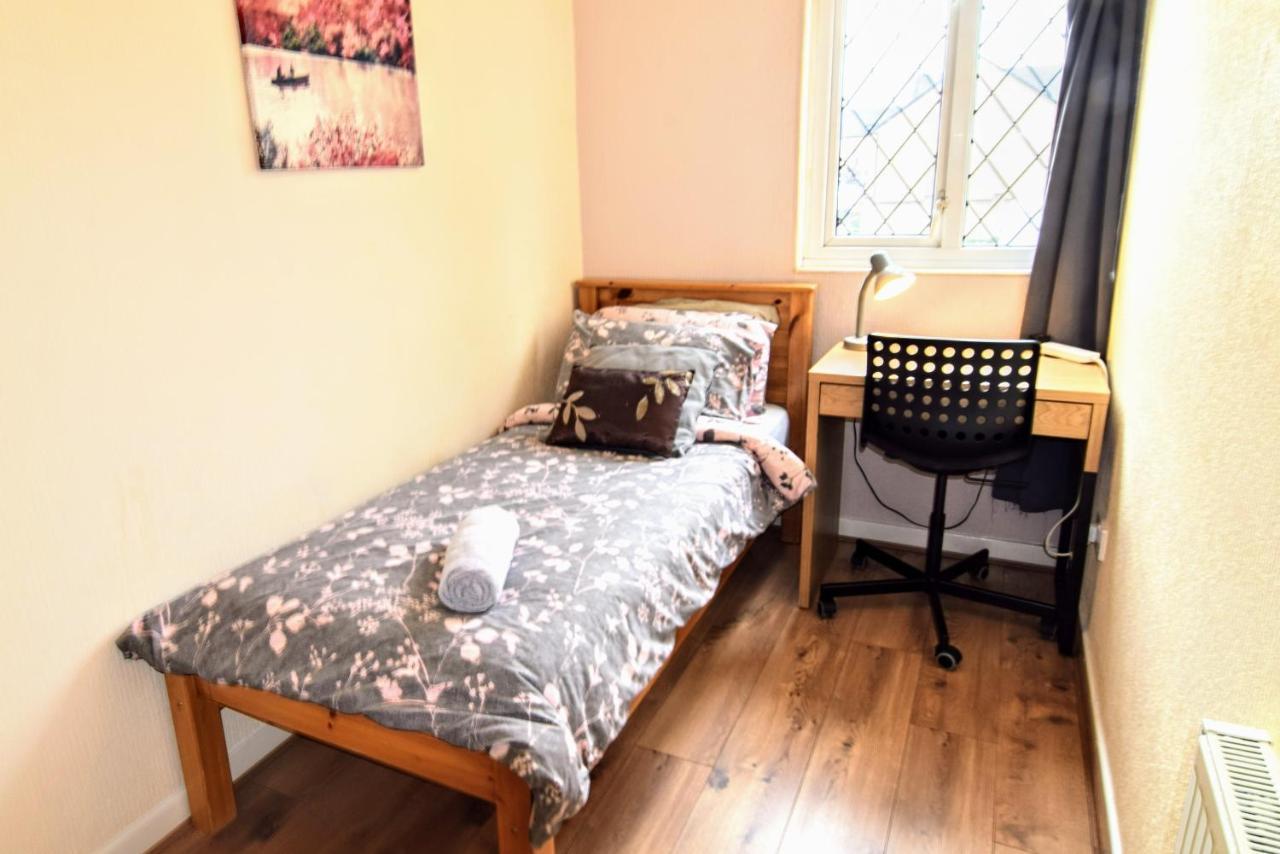 The Chinatown Home - Private Garden, Netflix, Bbq & Bar برمنغهام المظهر الخارجي الصورة